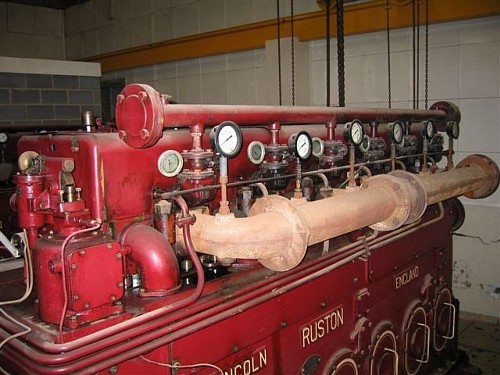 Ruston-Horner: close-up of manifold and gauges