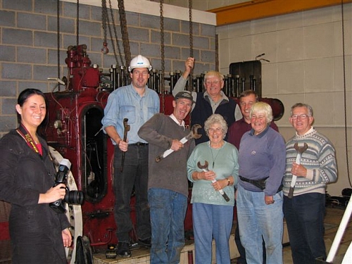 Stony Batter Protection & Restoration Society volunteers, plus some Hull locals, dismantling the Ruston-Hornsby.